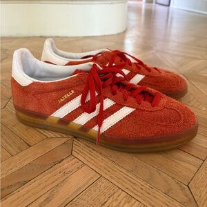 adidas Gazelle Suede Sneakers in red/Orange with White Stripes